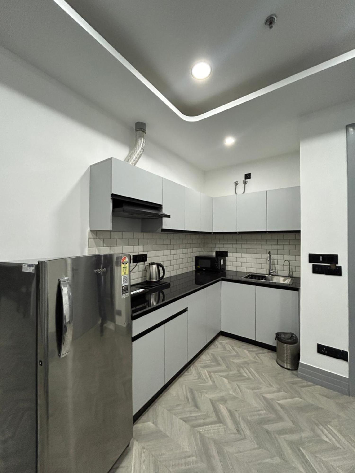 Bedchambers Serviced Apartment, Golf Course, คูร์เคาน์ ภายนอก รูปภาพ