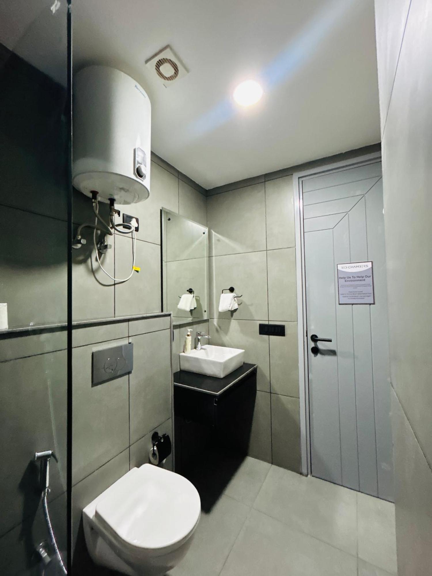 Bedchambers Serviced Apartment, Golf Course, คูร์เคาน์ ภายนอก รูปภาพ