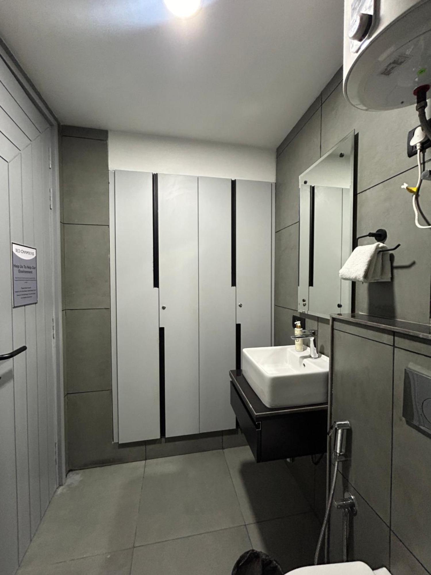 Bedchambers Serviced Apartment, Golf Course, คูร์เคาน์ ภายนอก รูปภาพ